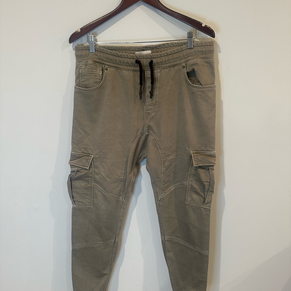 Men's Beige Cargo Jogger Pants L Elastic Waist Pockets Tapered Leg